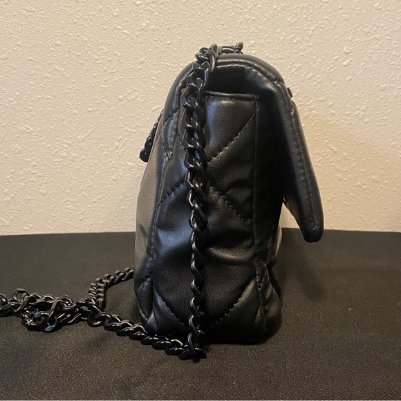 Badgley Mischka bag small quilted black vegan leather chain purse - Picture 4 of 7